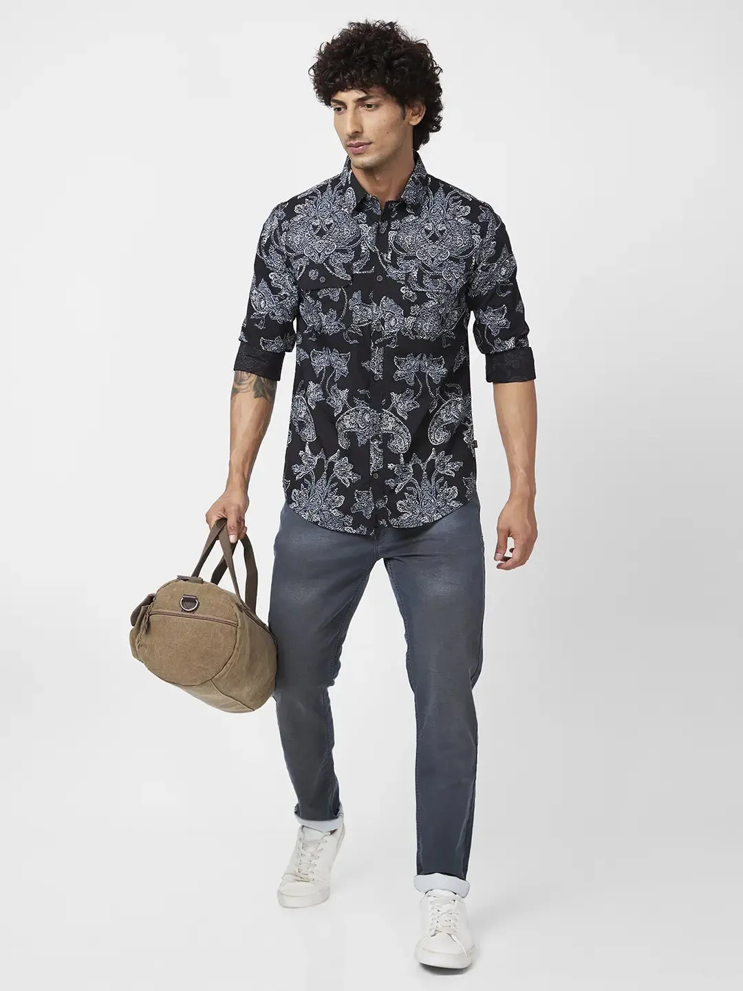 Spykar Men Black Poplin Regular Slim Fit Full Sleeve Casual Floral Print Shirt