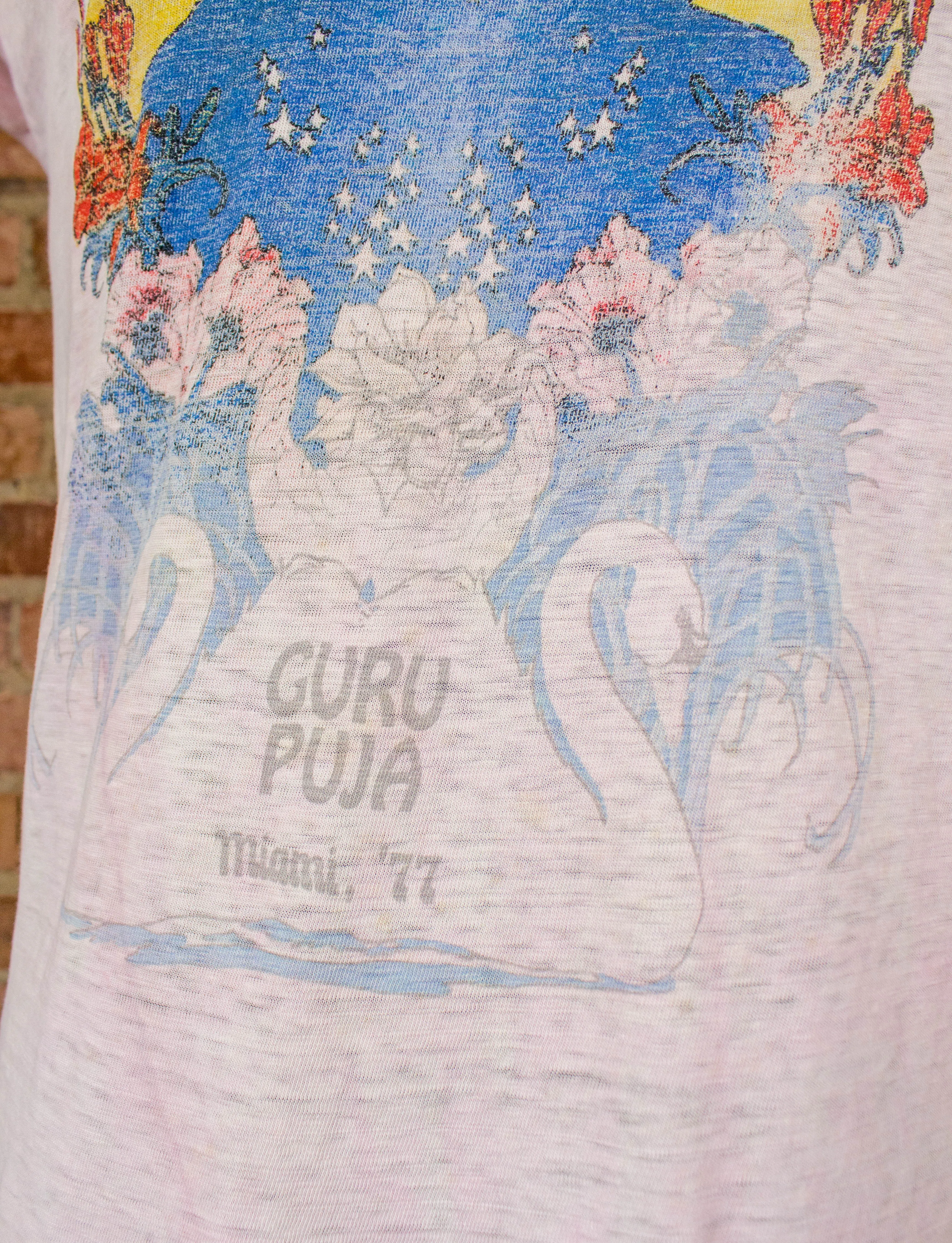 Vintage 1977 Guru Puja Miami Event Pink Graphic T Shirt Unisex Small-Medium